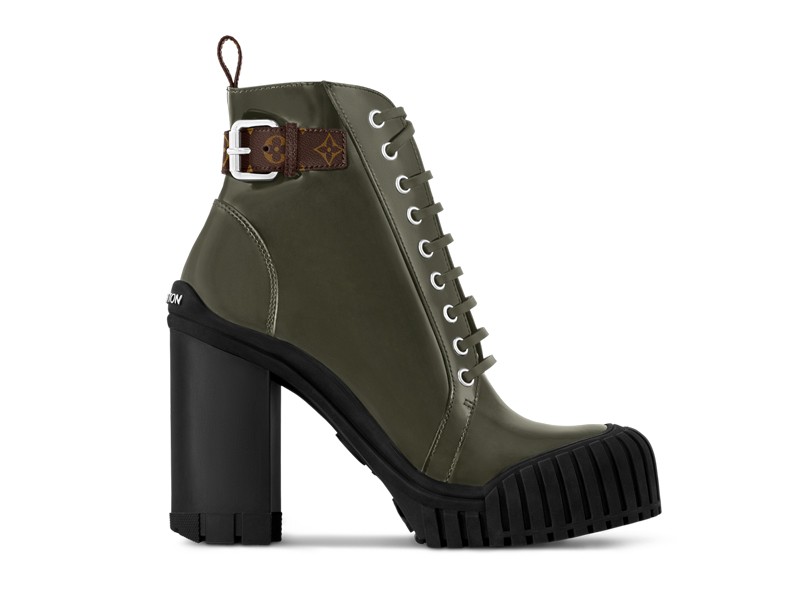 Tacón bloque alto para la botineta verde militar de LOUIS VUITTON