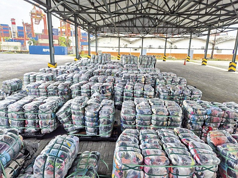 A pesar de decomisos por contrabando, los fabricantes ecuatorianos reclaman al gobierno medidas más drásticas, para resguardar la industria nacional.