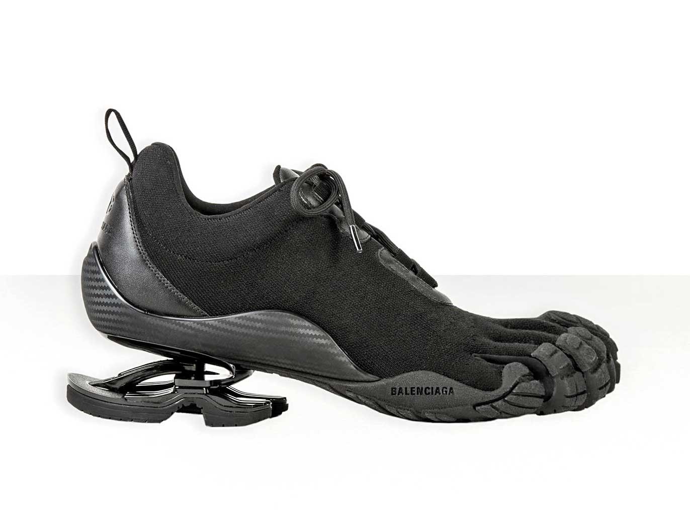 Do you dare to wear them? The eccentric shoes of BALENCIAGA and VIBRAM