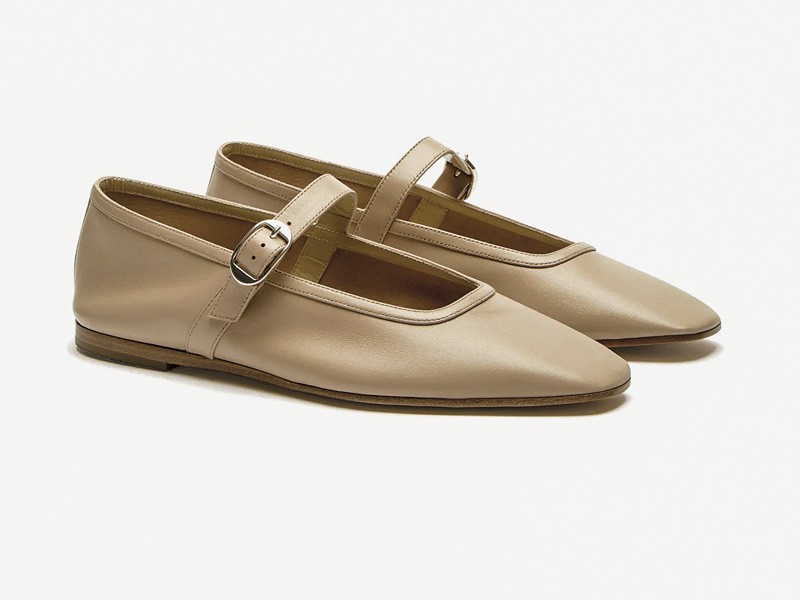 BALLERINAS BALERINAS TENDENCIA CALZADO TEMPORADA OTOÑO INVIERNO 2027 SERMA 159 BMJ-LEA-FAW-3_6babfae5-8671-42b0-89d2-a11b4082933d_1920x-(1).jpg Ballerina flats combine straps, prints and visible details