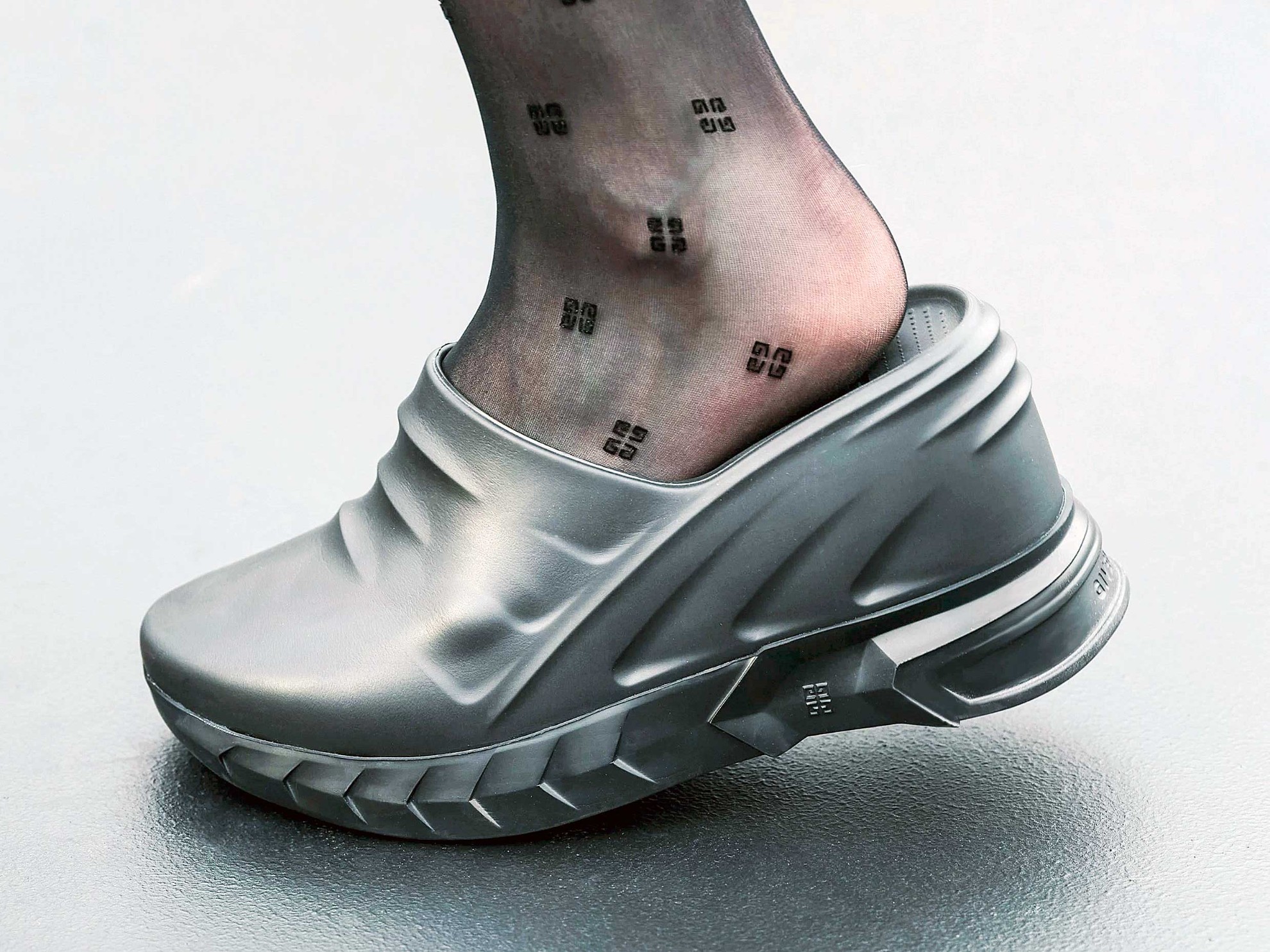 GIVENCHY clogs: for a distinguished winter look