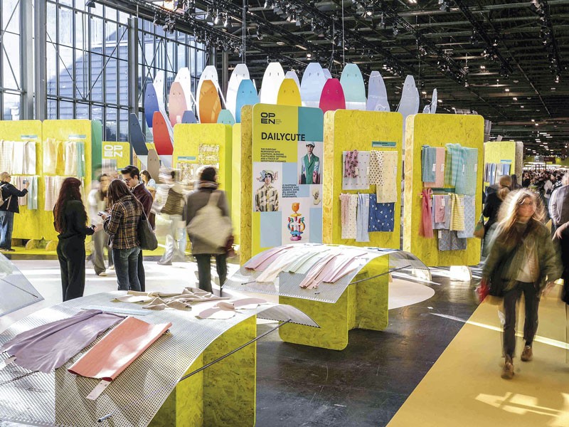 Designers, manufacturers and businesspeople from Asia, Europe and America in search of new trends.