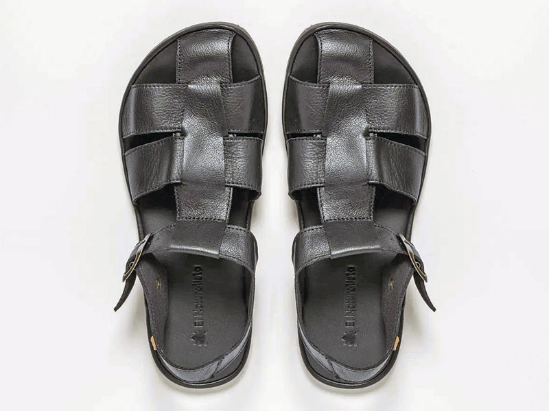 Calzado barefoot amplía el confort masculino con líneas bajas