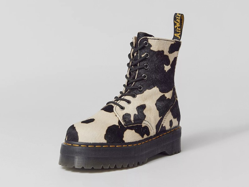 Lace-up boots. At the top of preferences for winter