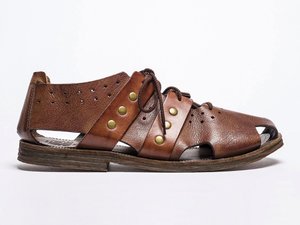 CALZADO-ZAPATO-HOMBRE-SANDALIA-MODA-FOOTWEAR-SHOES-MAN-FASHION-SERMA-TAPA--terence-brown-sandal1_1800x.jpg