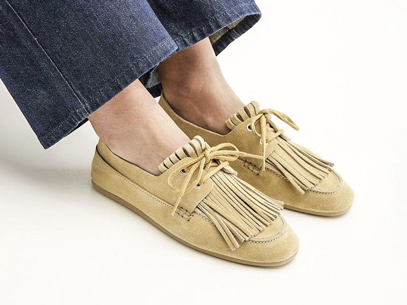 MOCASINES ACORDONADOS CALZADO MUJER ARTESANAL SANDALIA TENDENCIA PRIMAVERA VERNAO 2026 2027 SERMA167019cdbebe87373479492e12523654c85_1920x1920.jpg Folk moccasins combine fringes, ties and an earthy palette
