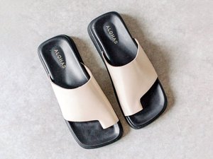 CALZADO-ZAPATO-MUJER-CHANCLA-MODA-FOOTWEAR-SHOES-WOMAN-FASHION-SERMA-toe-ring-flop-stone-beige-sandal.jpg