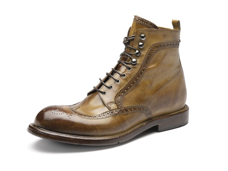 Men’s urban ankle boots in suede with chunky sole volume