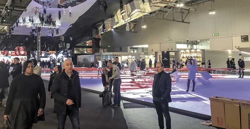 Ferias en Italia: urgidas por reanudar actividades