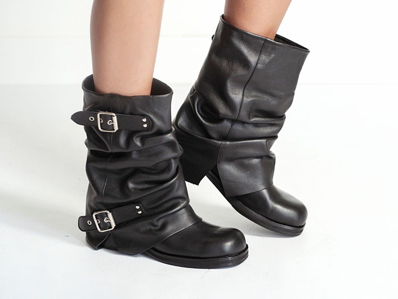 BIKER BOOTS in the pole position of the winter