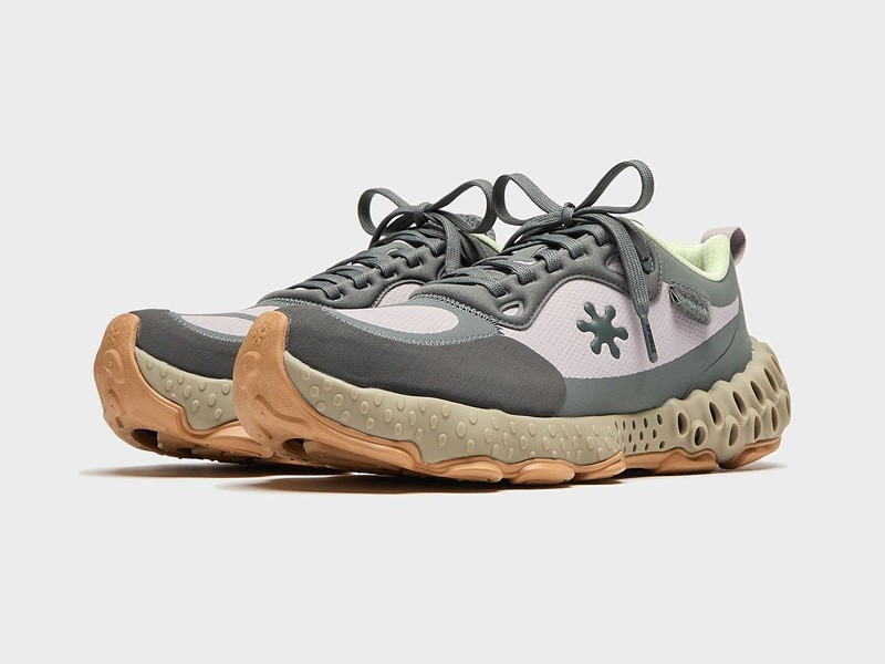 Las novedosas suelas “agujereadas” de Salehe Bembury