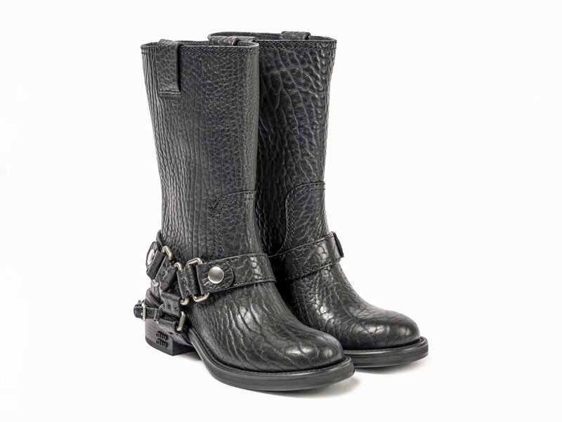 Flat boots: the warmest style