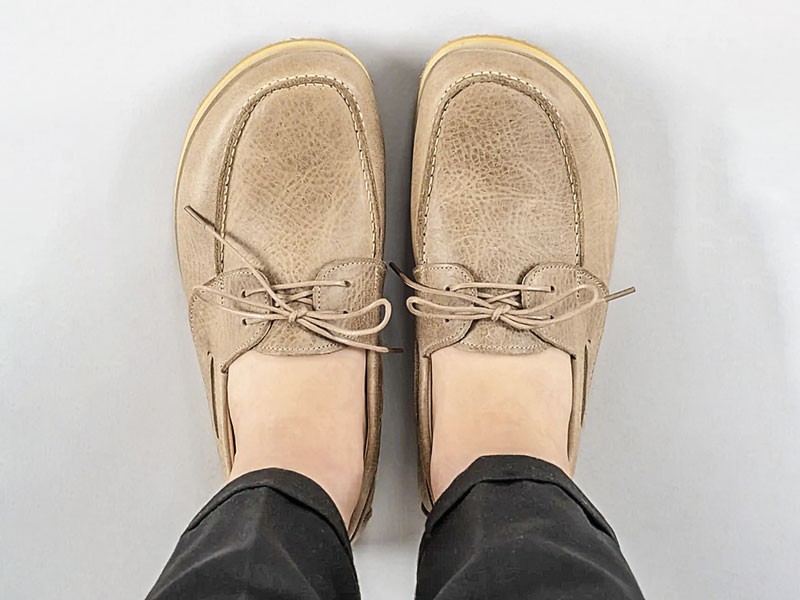 Calzado barefoot amplía el confort masculino con líneas bajas