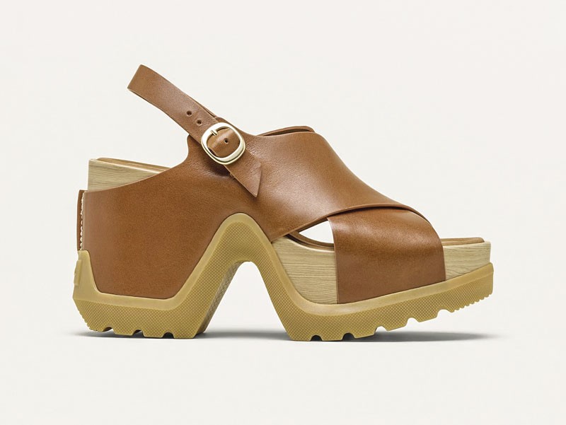 High sandals balance thin straps, color and volume