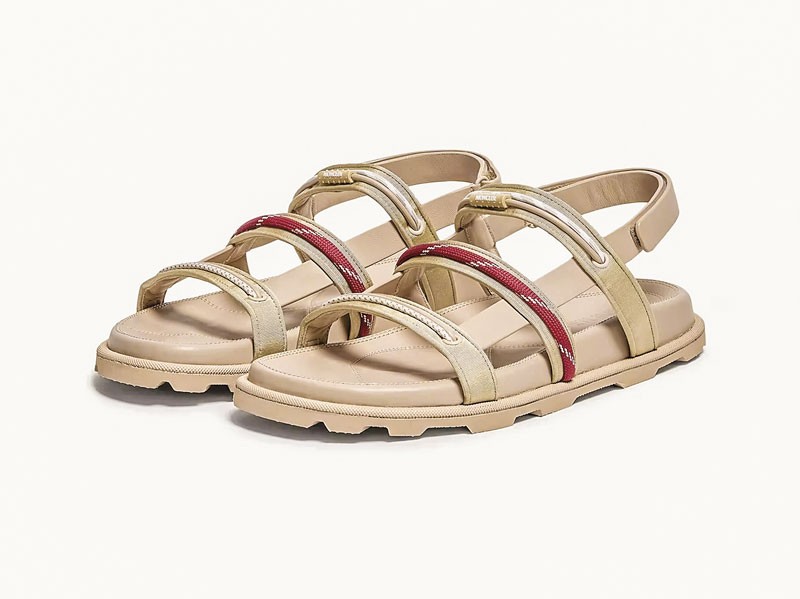Outdoor sandals adjust straps, closures and soles
