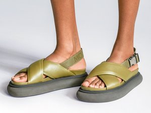 CALZADO-ZAPATO-MUJER-SANDALIAS-MODA-FOOTWEAR-SHOES-WOMAN-FASHION-SERMA-moncler-2.jpg