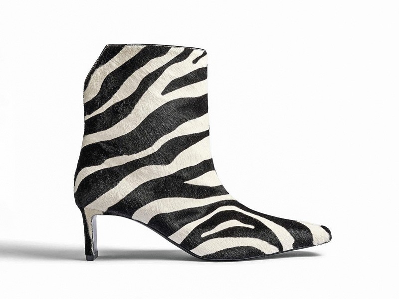 Women's suede boots in camel tones with leather and prints