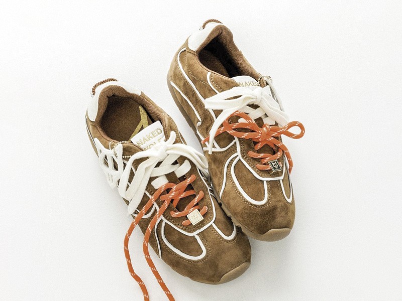 SNEAKERS RETRO FUTSAL MUJER TENDENCIA OTOÑO INVIERNO 2026 CALZADO SERMA156 18_01aadd75-9f73-4db5-ad3f-5b9d3.jpg Calzado tipo futsal retro en clave sneakers urbana