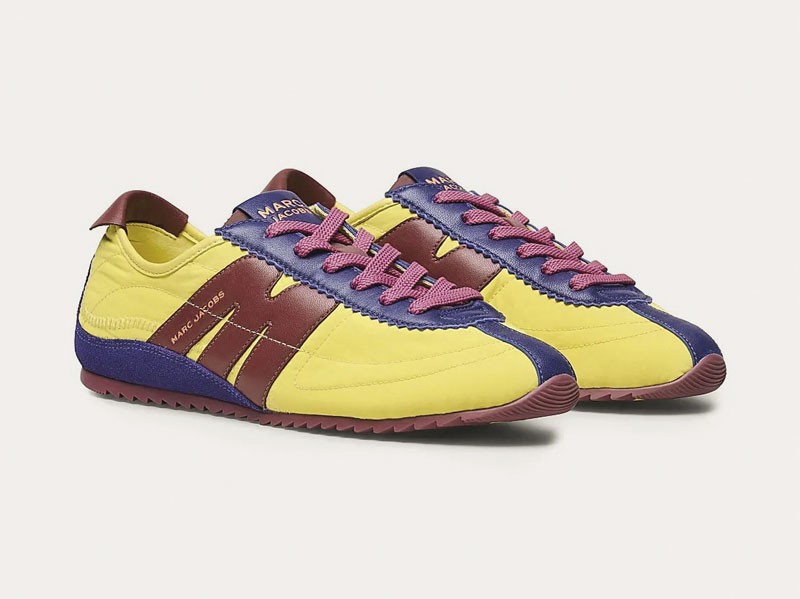 SNEAKERS CLASICAS MUJER CALZADO TENDENCIA PRIMAVERA VERNAO 2026 2027 SERMA1670400026276684_BUMBLEBEEMULTI_A1.jpg Sneakers slim afinan perfiles con suelas bajas