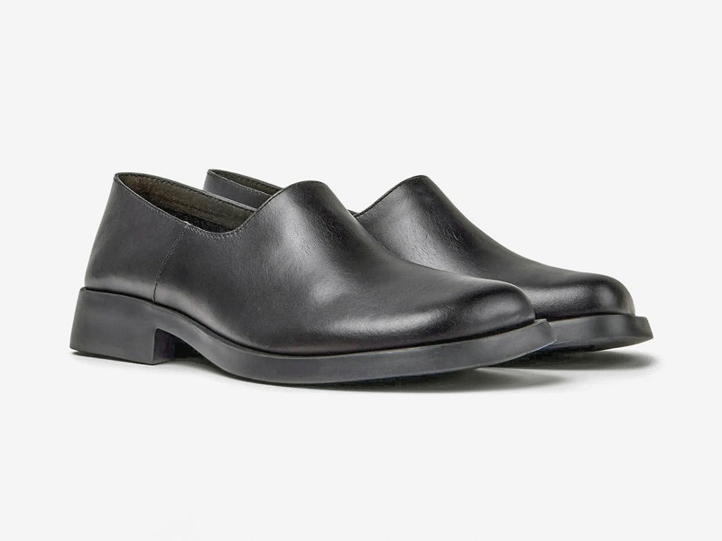 LISOS SPORT TENDENCIA CALZADO TEMPORADA OTOÑO INVIERNO 2027 SERMA 159 33141328_64674315_2048.jpg El slip-on masculino combina frentes limpios y contrastes de superficie