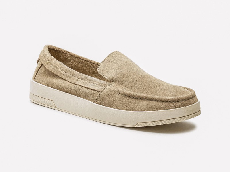 Mocasines sport actualizan suelas, color y capelladas blandas