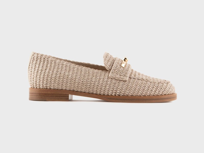 FOTO-8.-ARMANI.jpg Summer 23/24 trend: ARMANI presents its exclusive woven raffia models