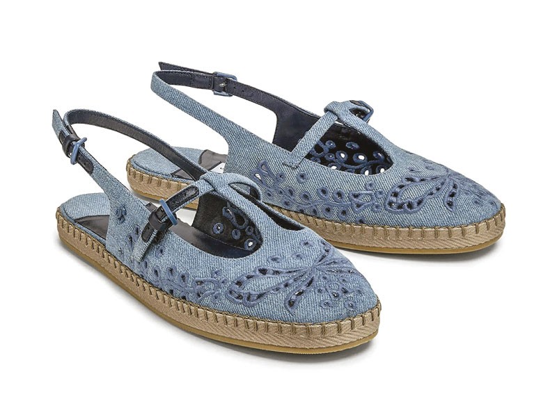 Flat slingback shoes