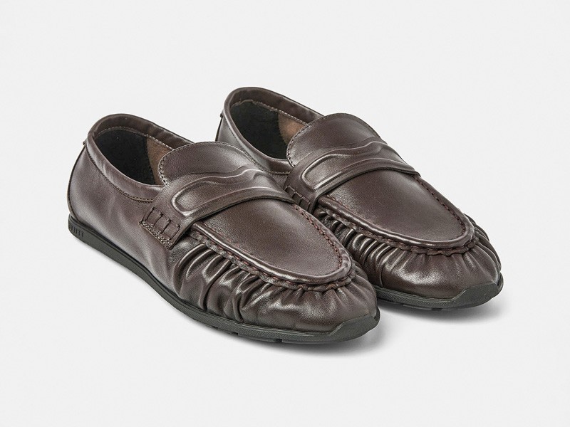 Soft materials support flexible uppers