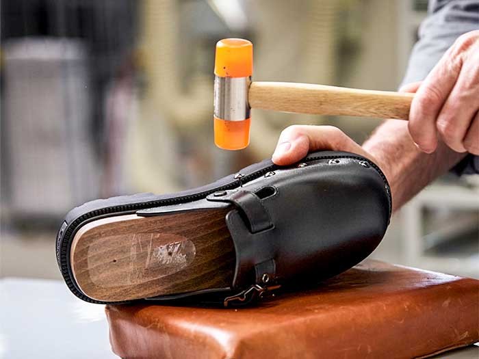 UNIQUE. DIOR clogs with a hybrid sole: wood and TR rubber