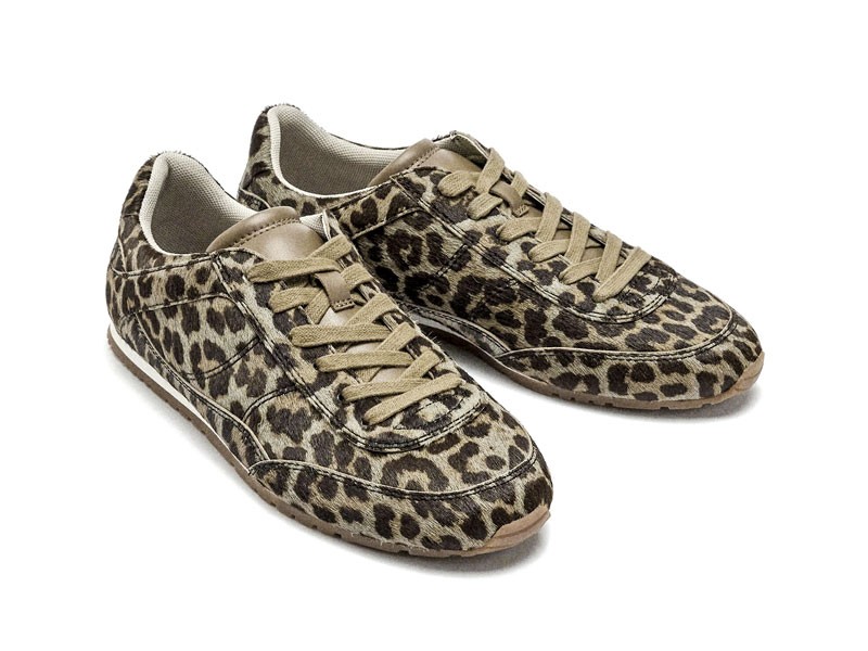 Classic sneakers: retro futsal