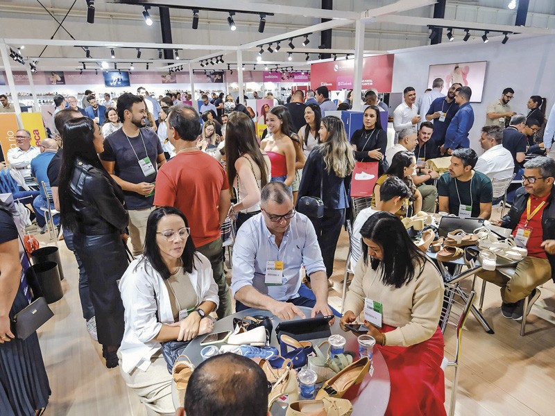 BFSHOW. Firmly established as Brazil’s largest footwear trade fair, it awaits the arrival of national and international buyers.