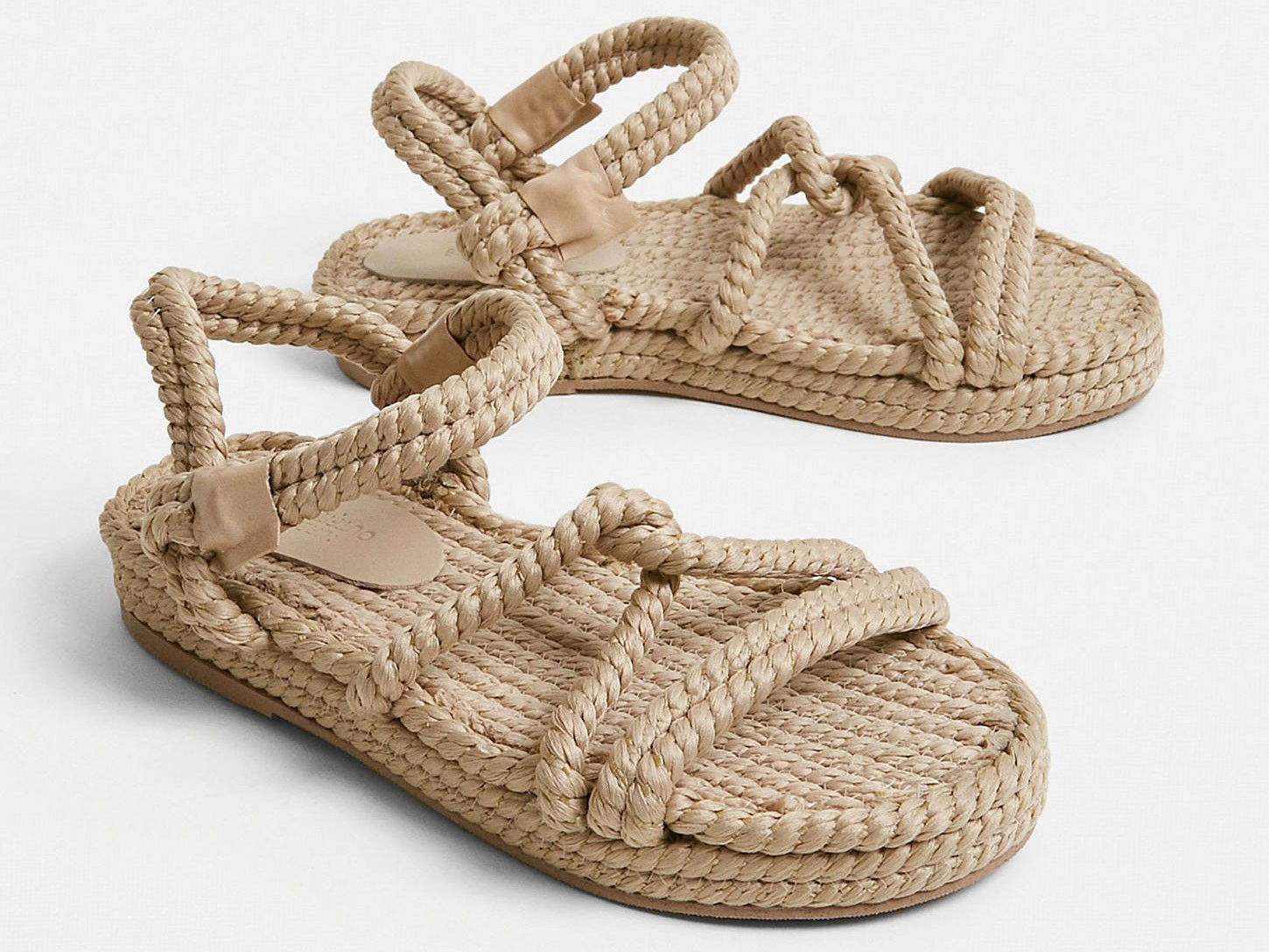 9.CALZADO PRIMAVERA VERANO 2021 CUERDAS Y SOGAS.jpg They are trend: ROPES for handmade sandals. LOOK AT THE PHOTOS