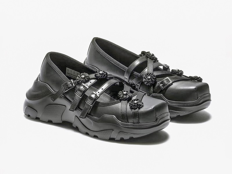 BALLERINAS BALERINAS MARY JANE GUILLERMINAS MUJER TENDENCIA CALZADO MARROQUINERIA BOLSOS CARTERAS PRIMAVERA VERANO 2026 SERMA 158 https___s3.store.hypebeast.com_media_image_fc_58_Shoes-1-4-0acaf.jpg Ballerinas Mary Jane redefinen el escote sobre el empeine