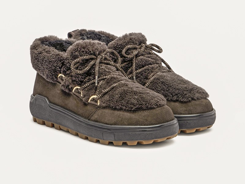 BOTAS BOTINETAS ESQUI NIEVE TENDENCIA CALZADO TEMPORADA OTOÑO INVIERNO 2027 SERMA 159 P01117956.jpg Ski Footwear Combines Volume with Visible Warmth Details
