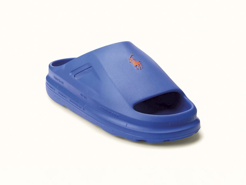 CHANCLAS CONFORT CALZADO HOMBRE TENDENCIA PRIMAVERA VERNAO 2026 2027 SERMA167cc143bcc63ee41c9a91de2953a27bb65.jpg Comfort slides emphasize wide straps and substantial soles