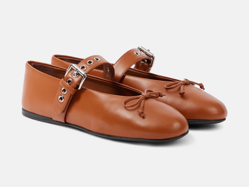 TOMATO CREAM: The favorite color for next Winter