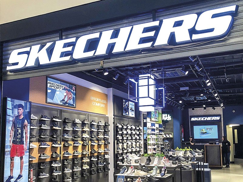 Es la tercera marca más grande del mundo, después de Nike y Adidas, con 5.300 locales en 180 países.