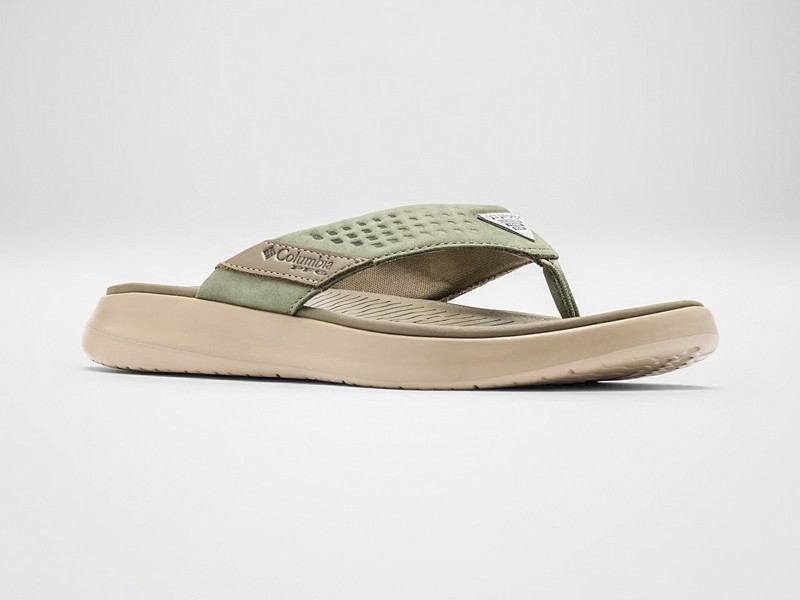 2108561_316_f2_tt.jpg Men’s flip-flops highlight profiled soles beneath minimal straps