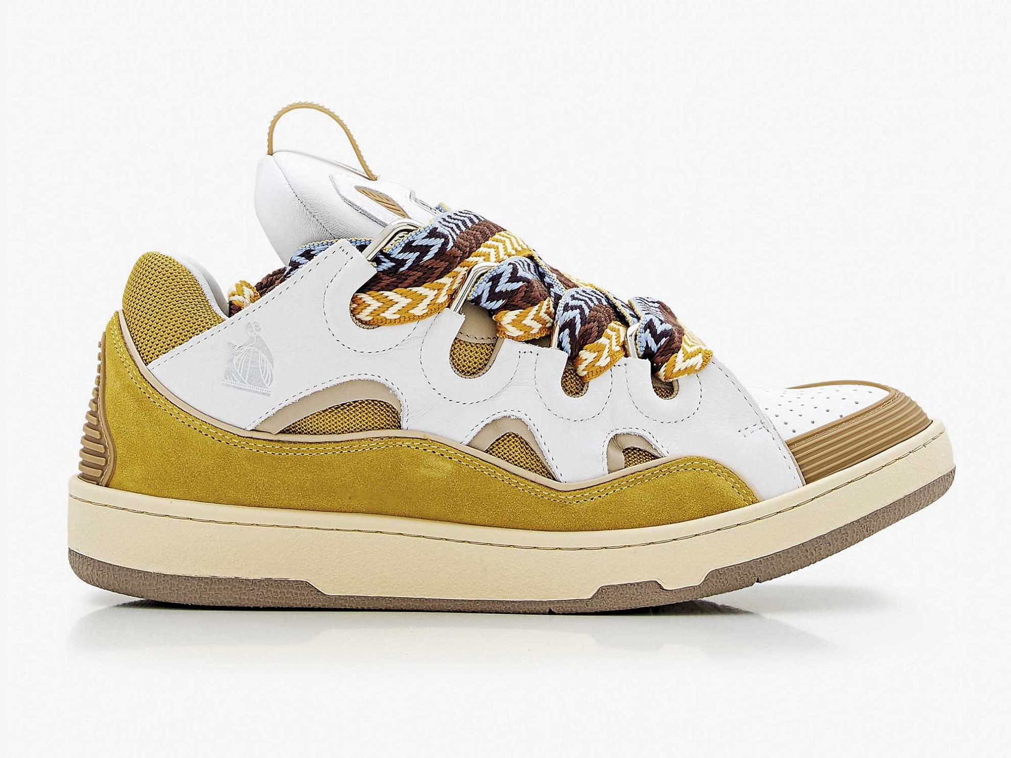 Sneakers urbanas:  Acompañando  la tendencia