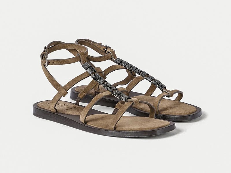 Roman sandals link straps, buckles and ankles