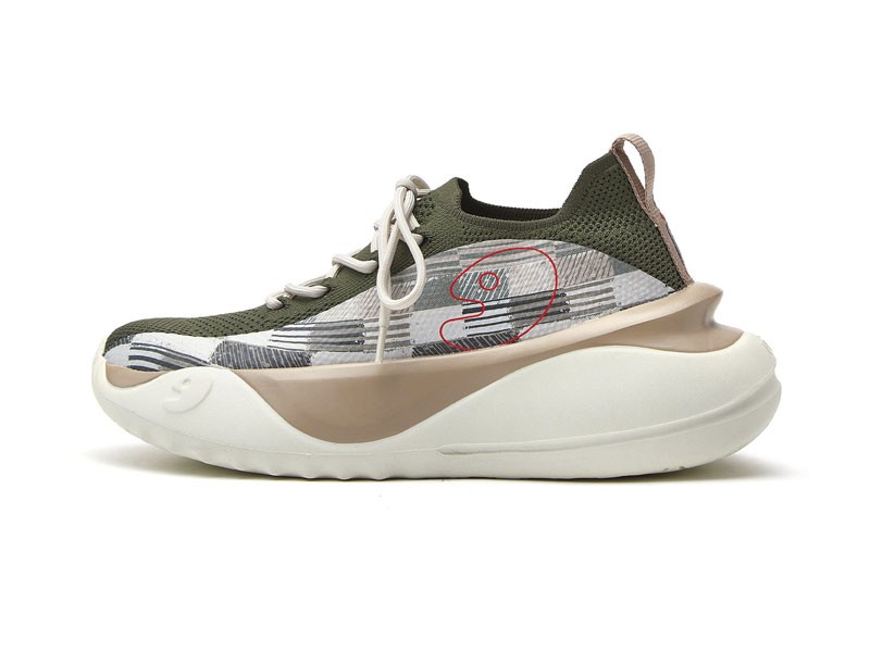 Chunky sneakers