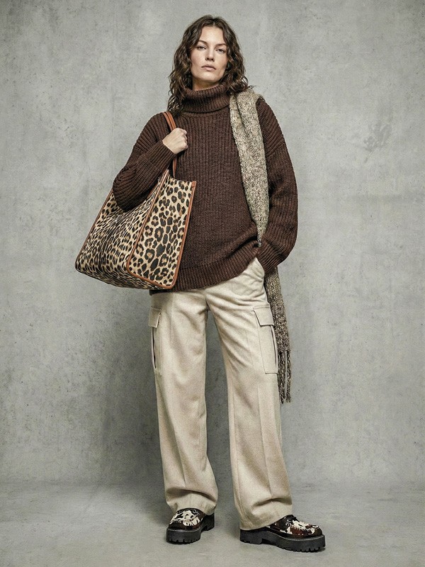 Casual lace-ups with mixed matte materials