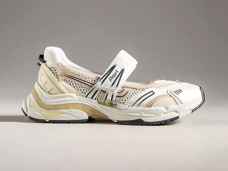 Urban sports sneakers