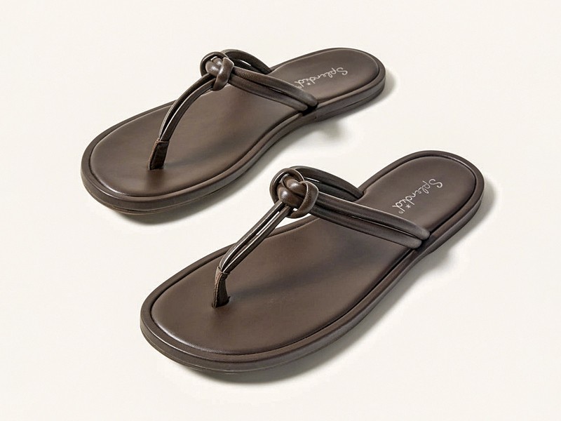 OJOTAS MUJER TENDENCIA CALZADO MARROQUINERIA BOLSOS CARTERAS PRIMAVERA VERANO 2026 SERMA 158020326_FEBJASI_SD6FED36_0049_1.jpg Strap routes diversify women’s flip-flops
