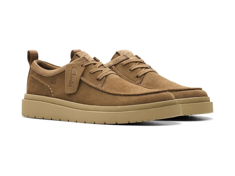 Lace-up casual shoes