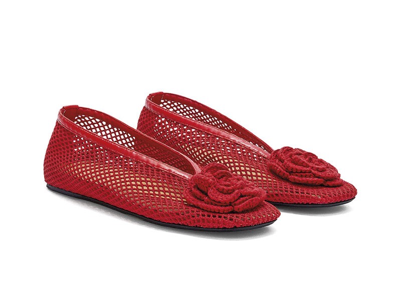Mesh ballerinas explore openwork, color and texture