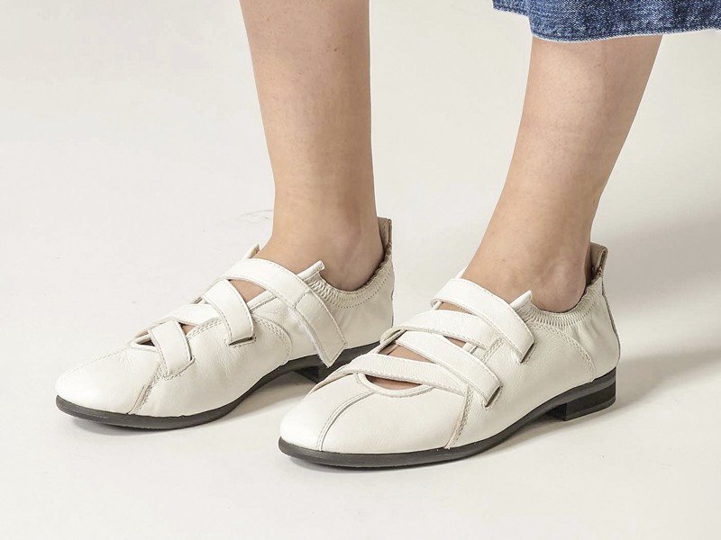 BALLERINAS BALERINAS MARY JANE GUILLERMINAS MUJER TENDENCIA CALZADO MARROQUINERIA BOLSOS CARTERAS PRIMAVERA VERANO 2026 SERMA 158 YK-E04-719_1-9.jpg Mary Jane ballerinas reshape toplines across the instep