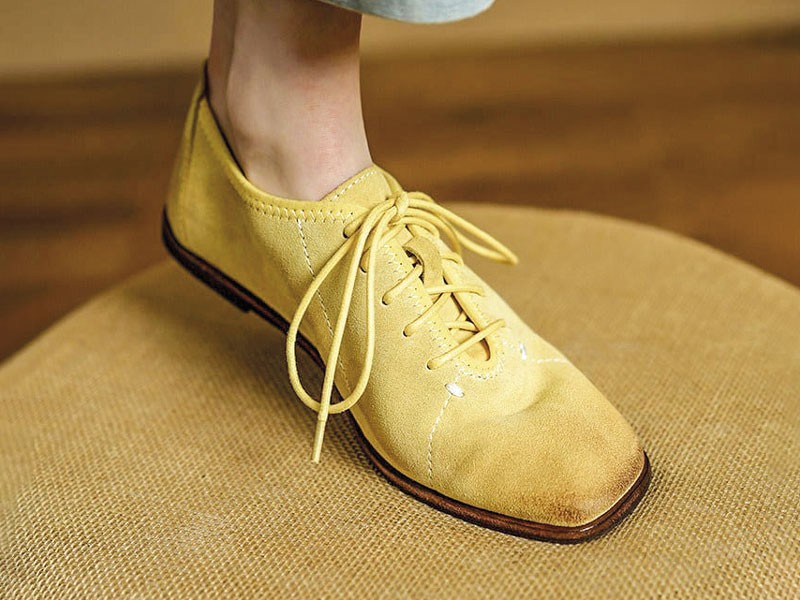 Lace-up shoes