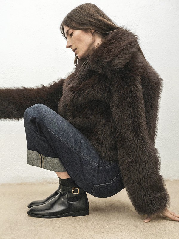 Hardware and panels strengthen chunky-based booties