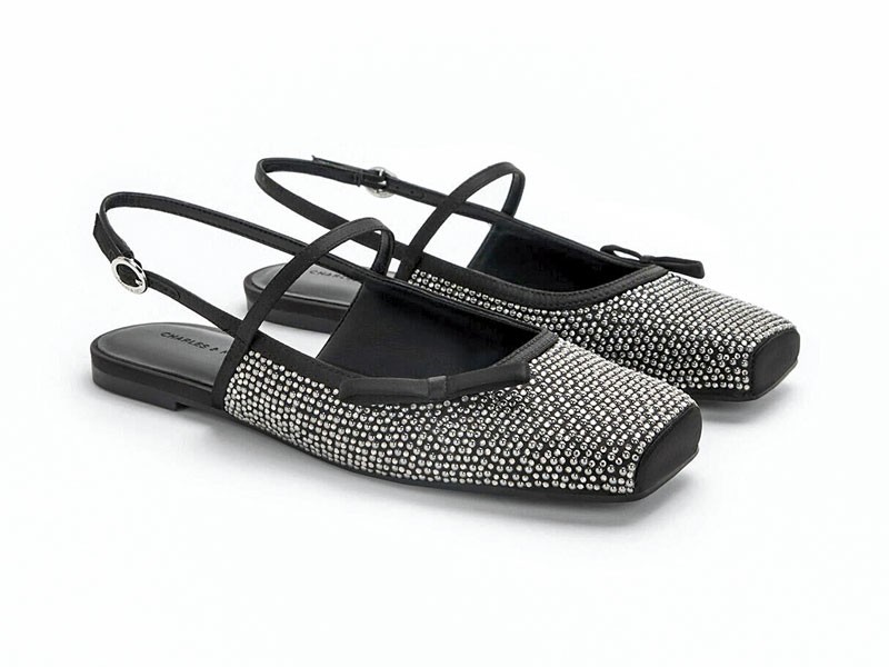 Flat slingback shoes
